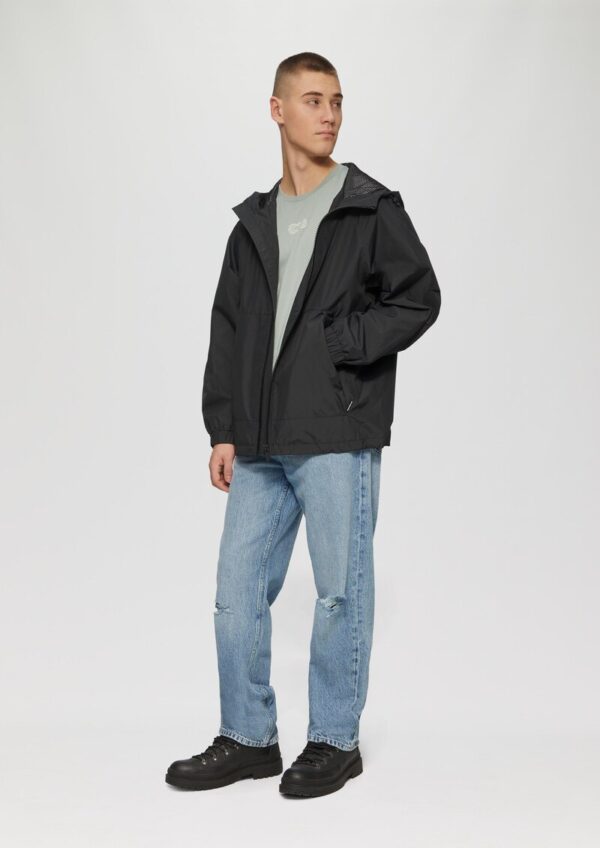 Windbreaker-Jacke mit Kapuze und Rückenprint