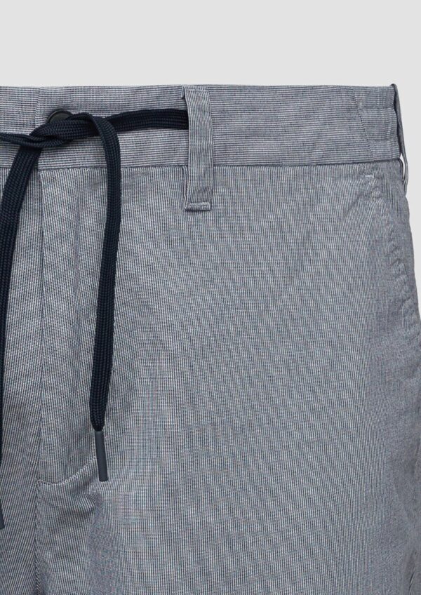 Chino-Shorts aus Baumwollstretch in melierter Optik