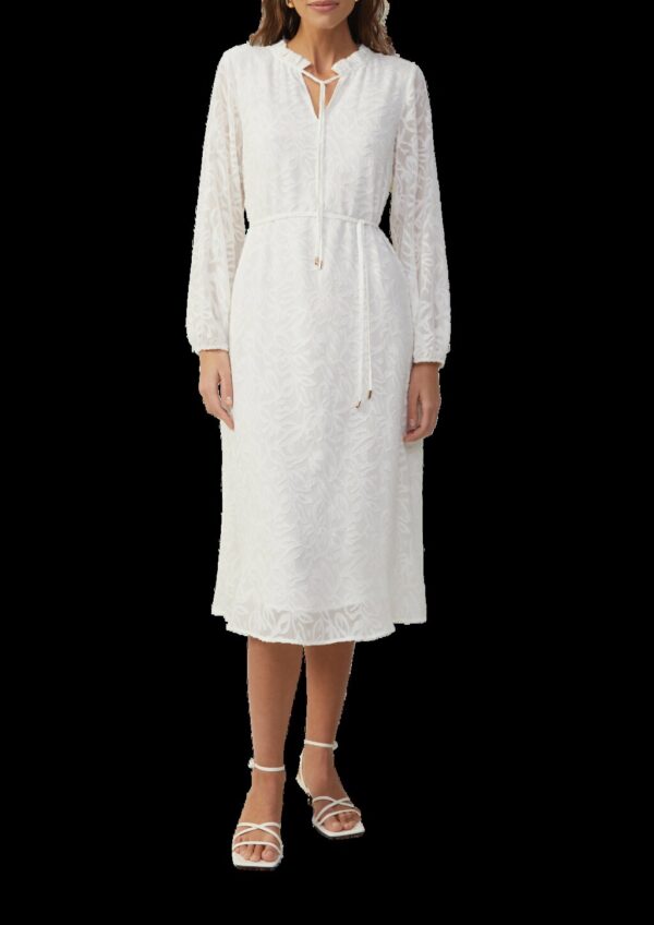 Langes Kleid mit Tunika-Ausschnitt und Rüschen