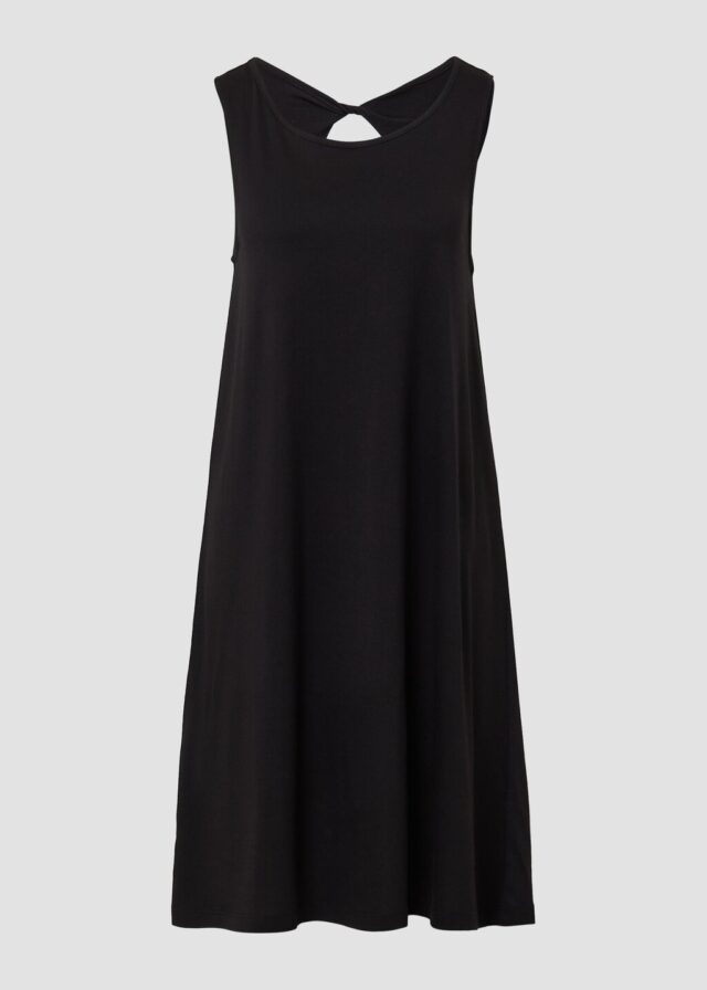 Kurzes Kleid mit Cut-out-Detail