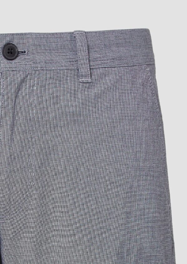 Cargo-Bermuda mit Straight Leg und Label-Details