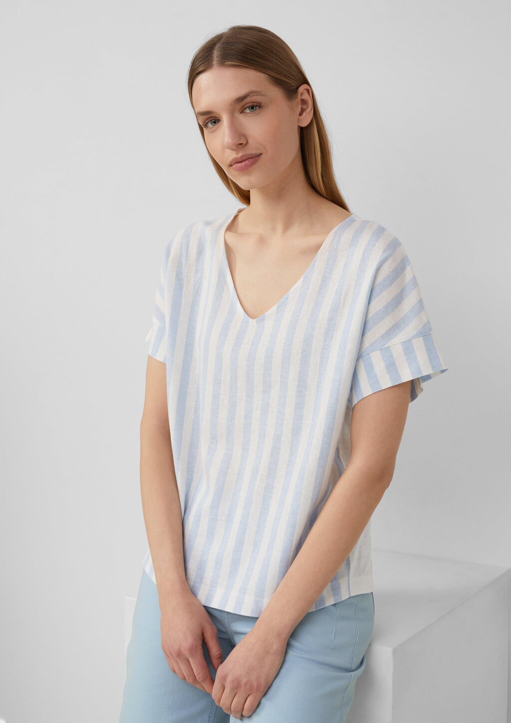 T-Shirt im Fabricmix mit Leinenanteil