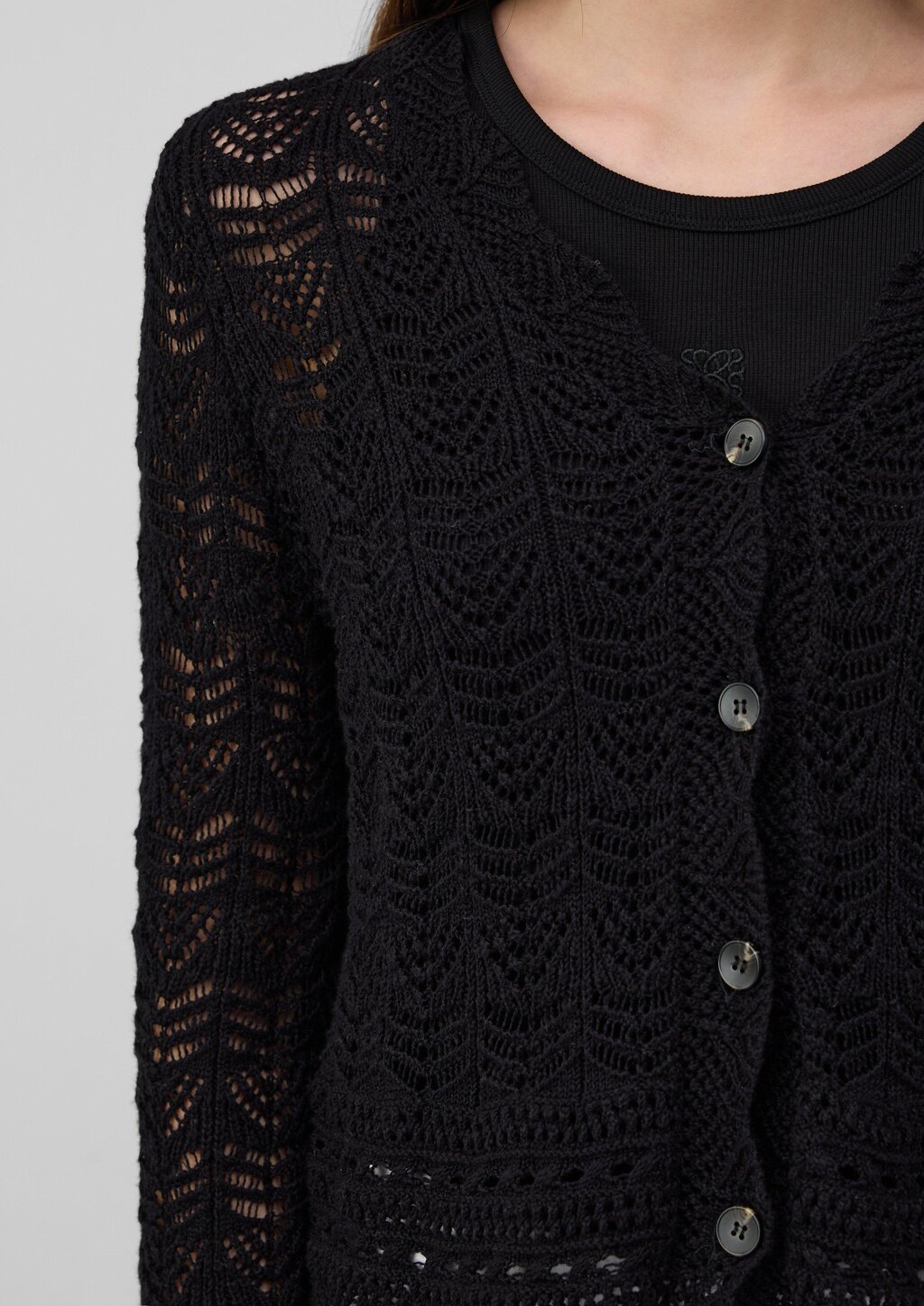 Cardigan aus Ajourstrick mit V-Ausschnitt