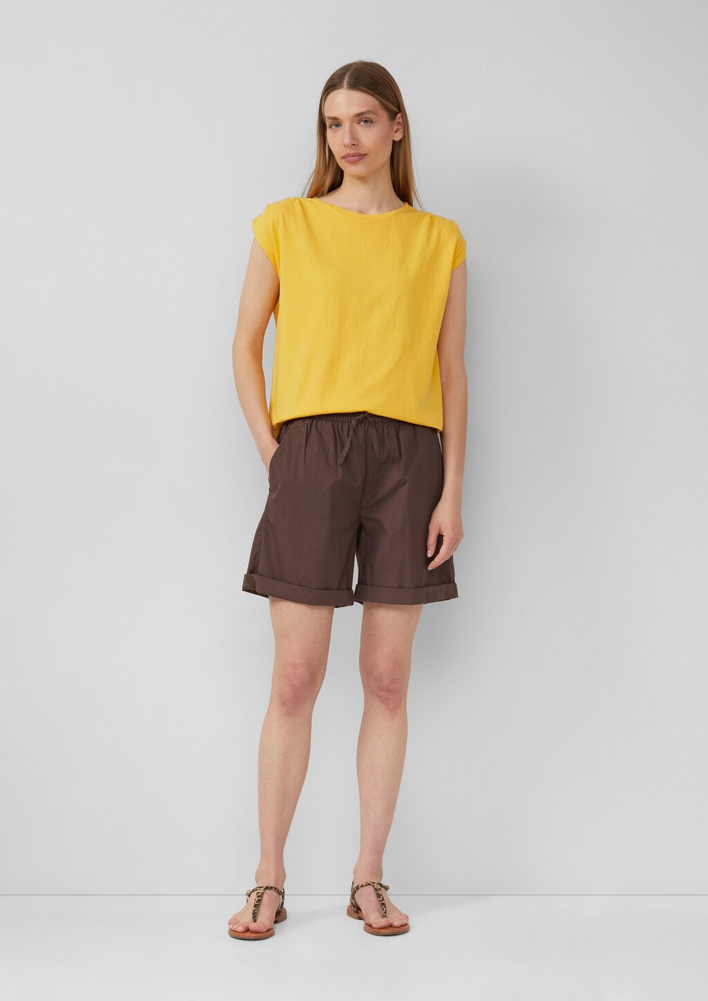 Verkürztes T-Shirt mit Faltendetails