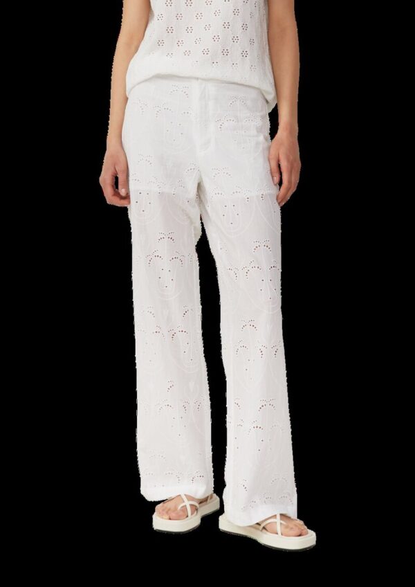 Hose mit Lochstickerei | QS x Sarah & Tini