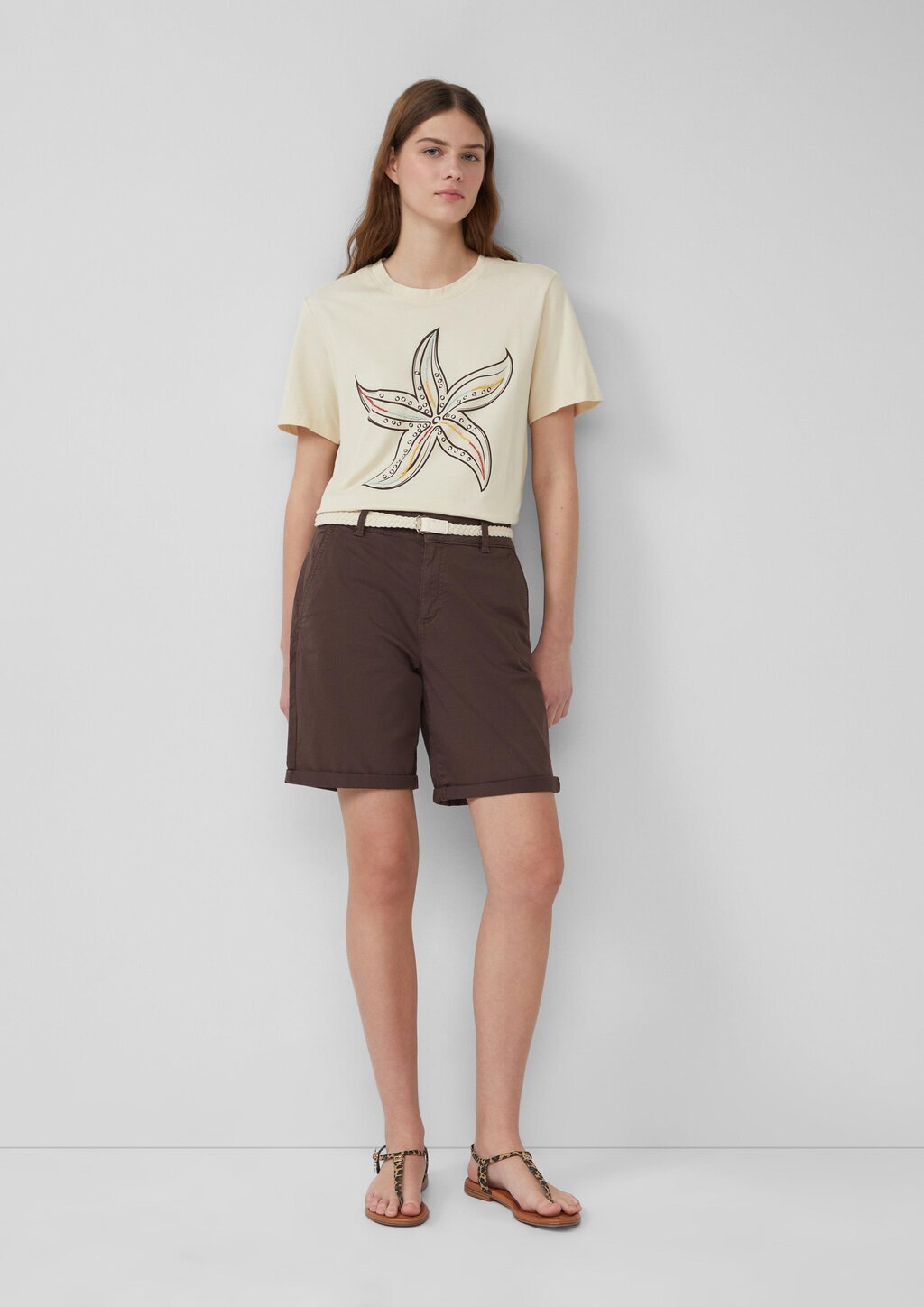 Shorts mit geflochtenem Gürtel und Garment Dye