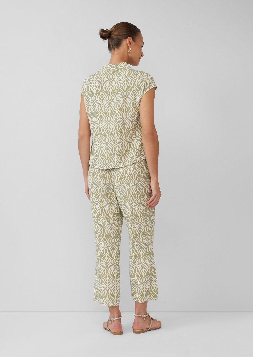 Ärmellose Bluse mit All-over-Print