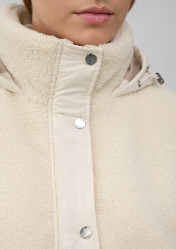 Kurzer Teddymantel im Fabricmix