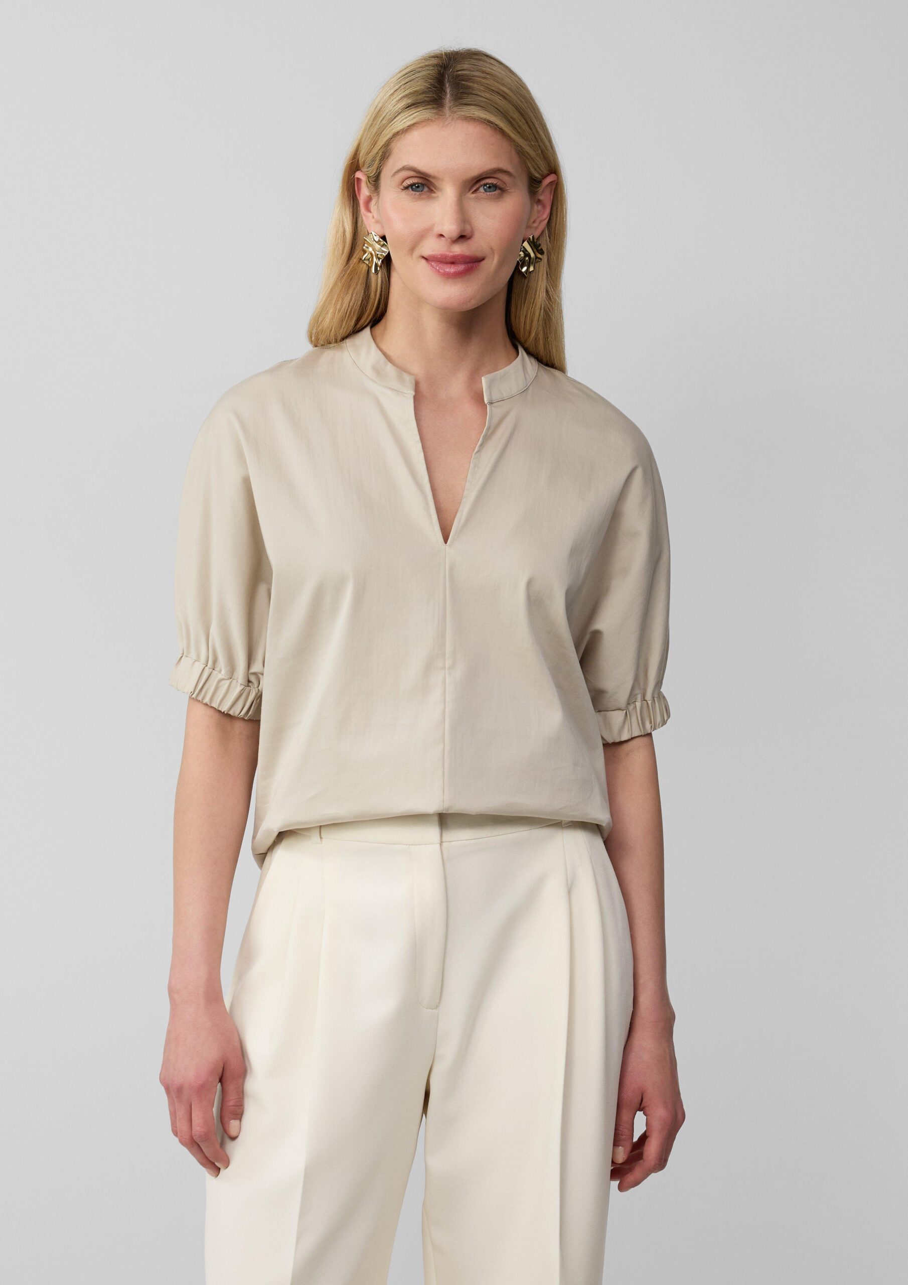 Popeline-Bluse mit überschnittener Schulter und Tunika-Ausschnitt