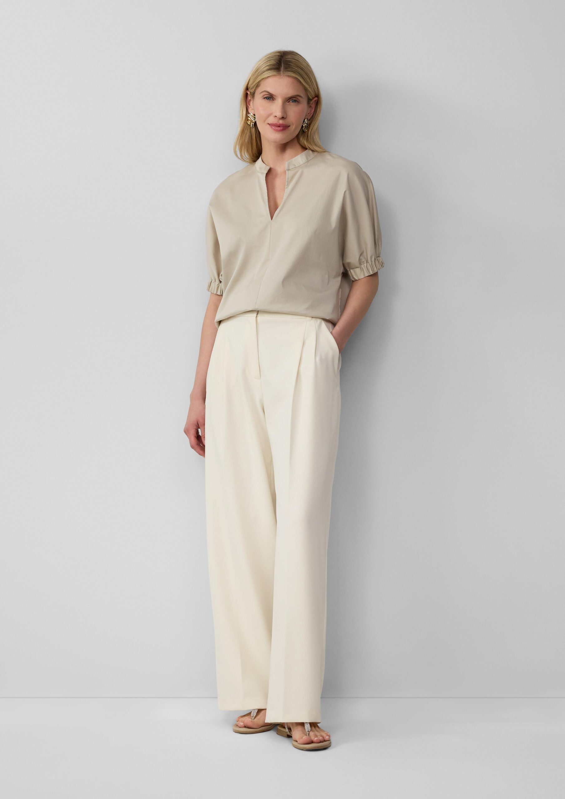 Popeline-Bluse mit überschnittener Schulter und Tunika-Ausschnitt