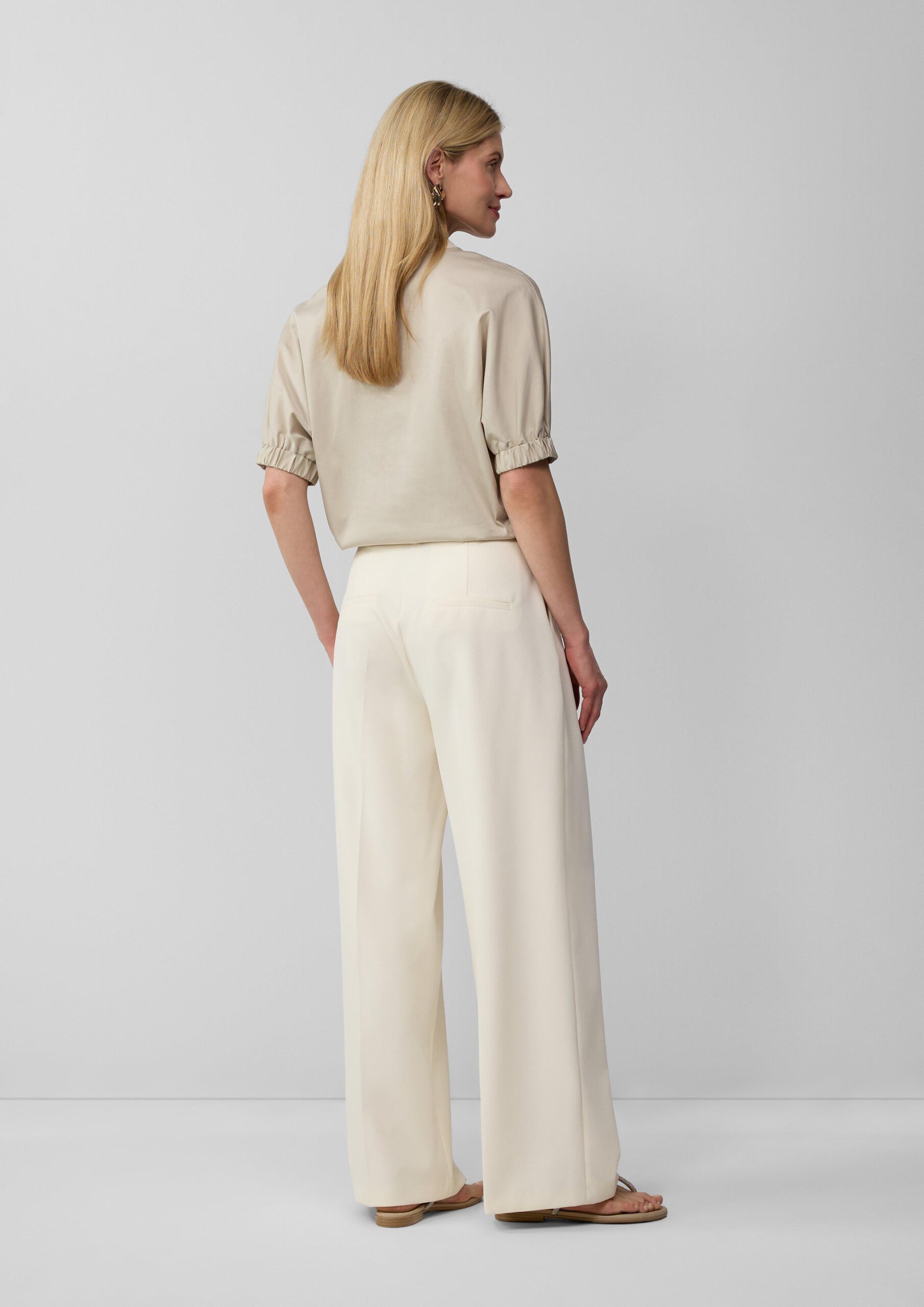 Popeline-Bluse mit überschnittener Schulter und Tunika-Ausschnitt