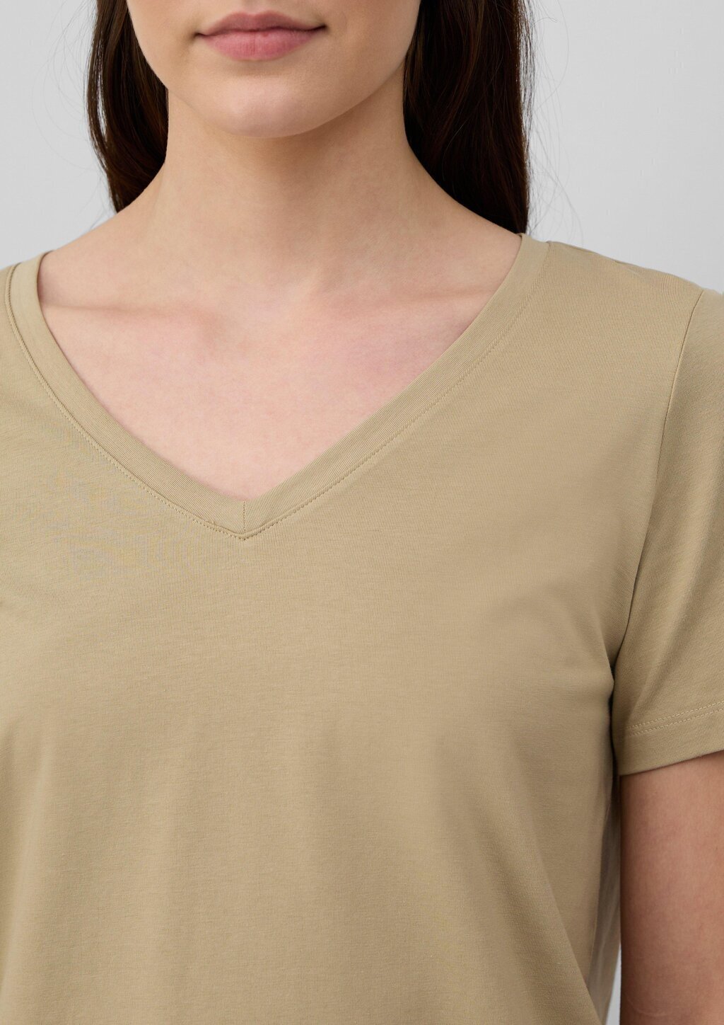 T-Shirt mit V-Ausschnitt