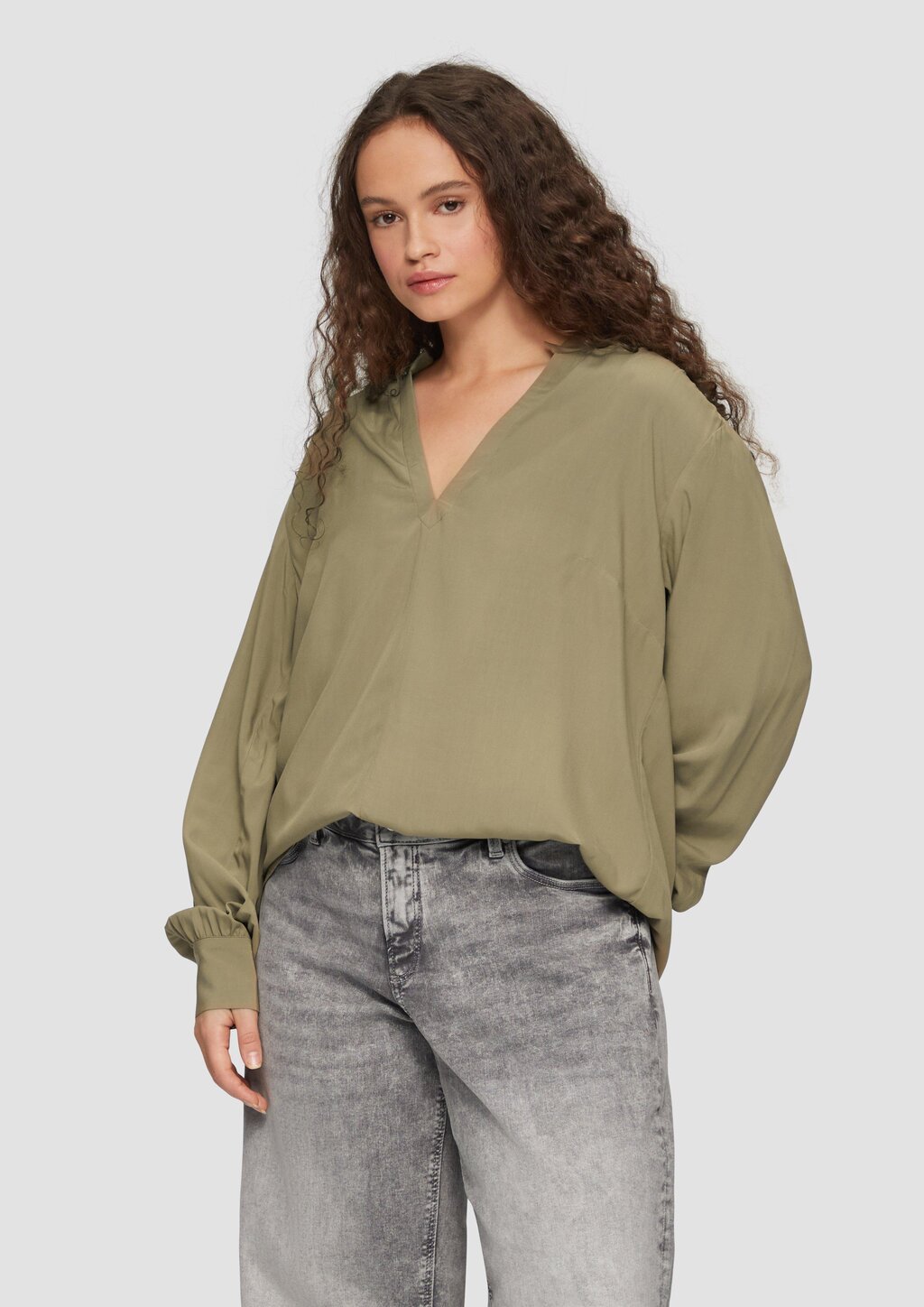 Viskosebluse mit Tunika-Ausschnitt