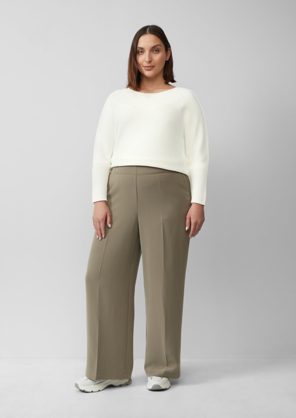 Strickpullover mit U-Boot-Ausschnitt und Rollsaum