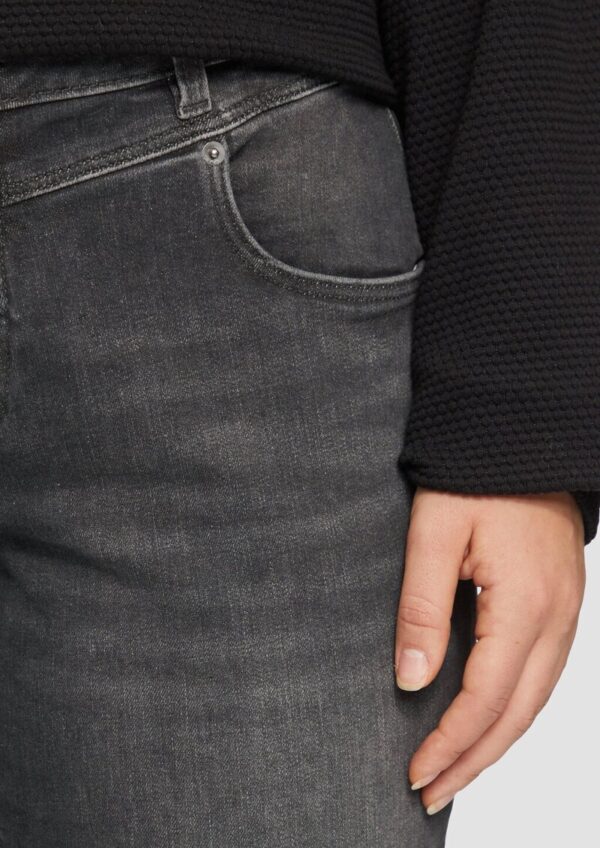 Jeans / Skinny Fit / Mid Rise / Skinny Leg / Superstretch