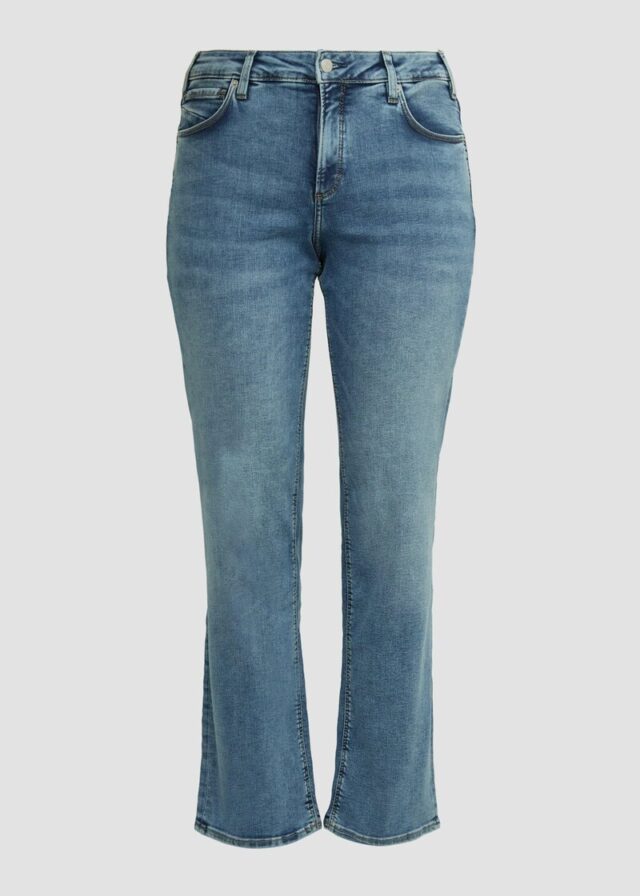 Jeans / Slim Fit / Mid Rise / Straight Leg