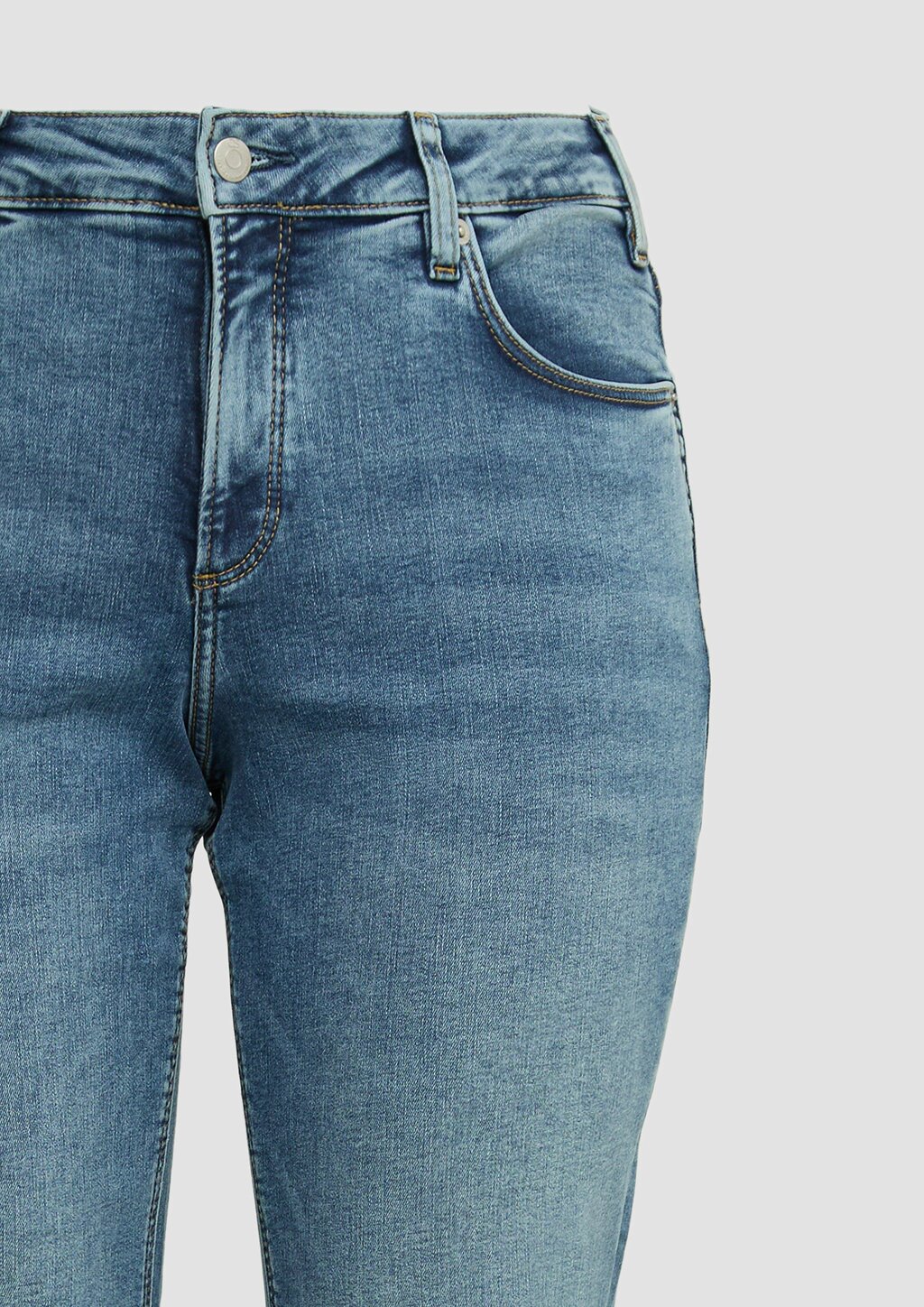 Jeans / Slim Fit / Mid Rise / Straight Leg