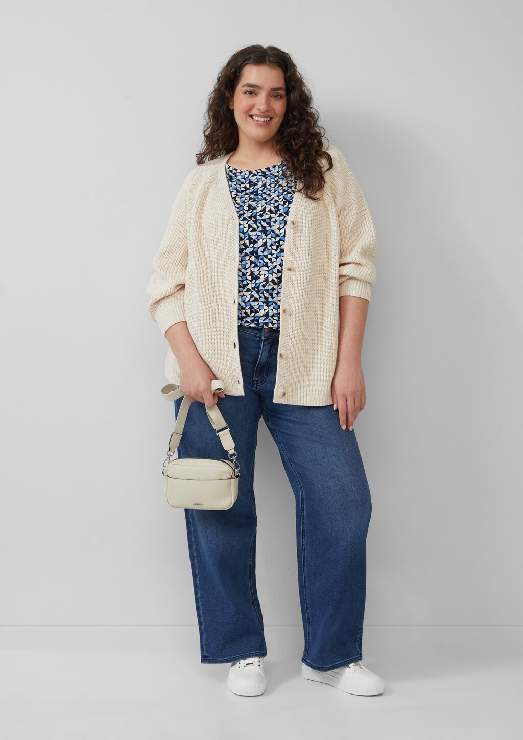 T-Shirt im Relaxed Fit mit Herz-Stickerei