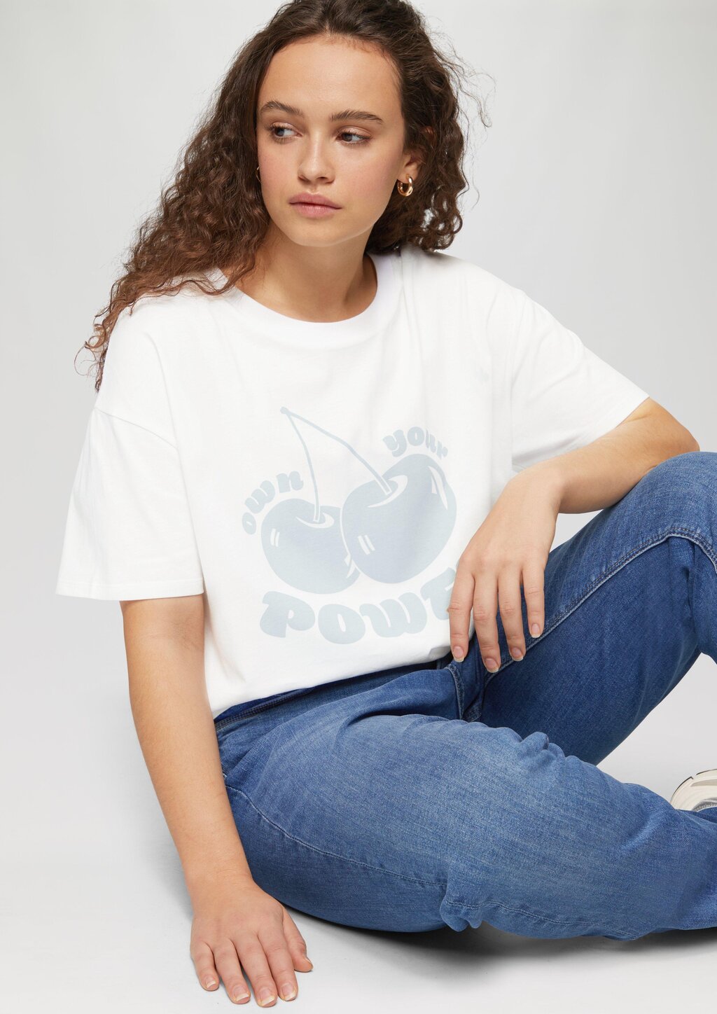 Printshirt mit überschnittener Schulter