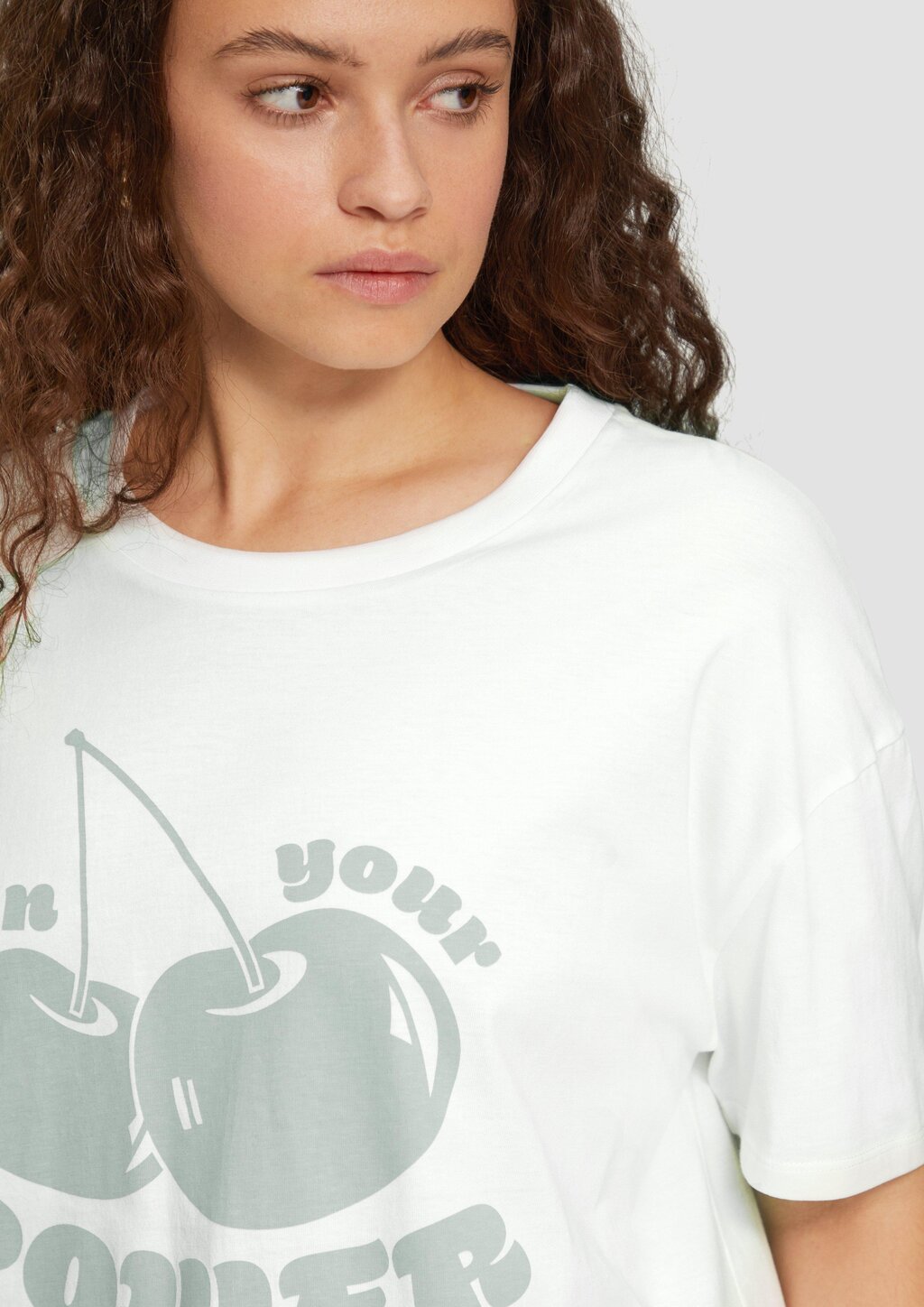 Printshirt mit überschnittener Schulter