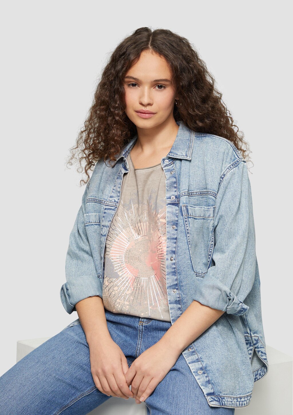 Oversize Shirt in gewaschener Optik mit Metallic-Frontprint