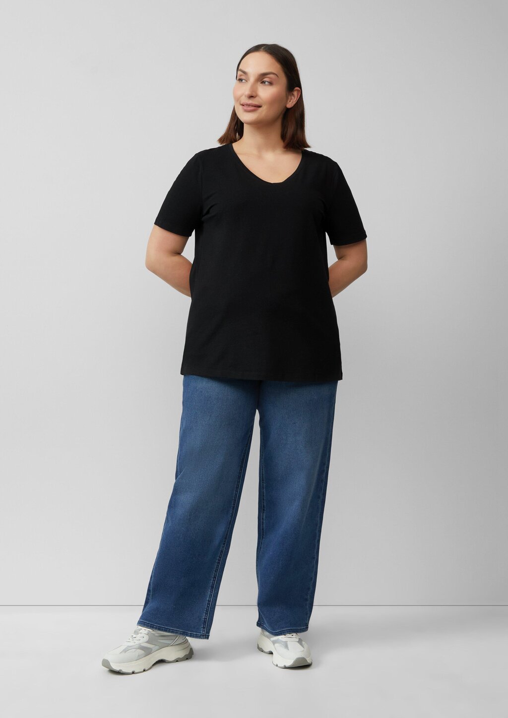 T-Shirt mit V-Ausschnitt