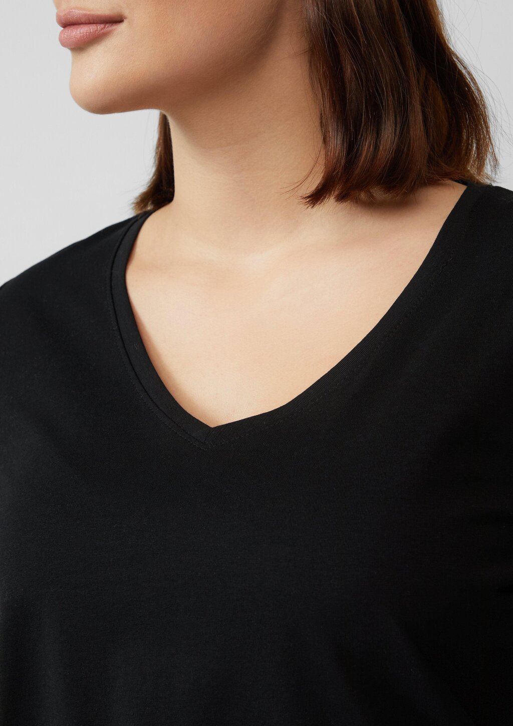 T-Shirt mit V-Ausschnitt