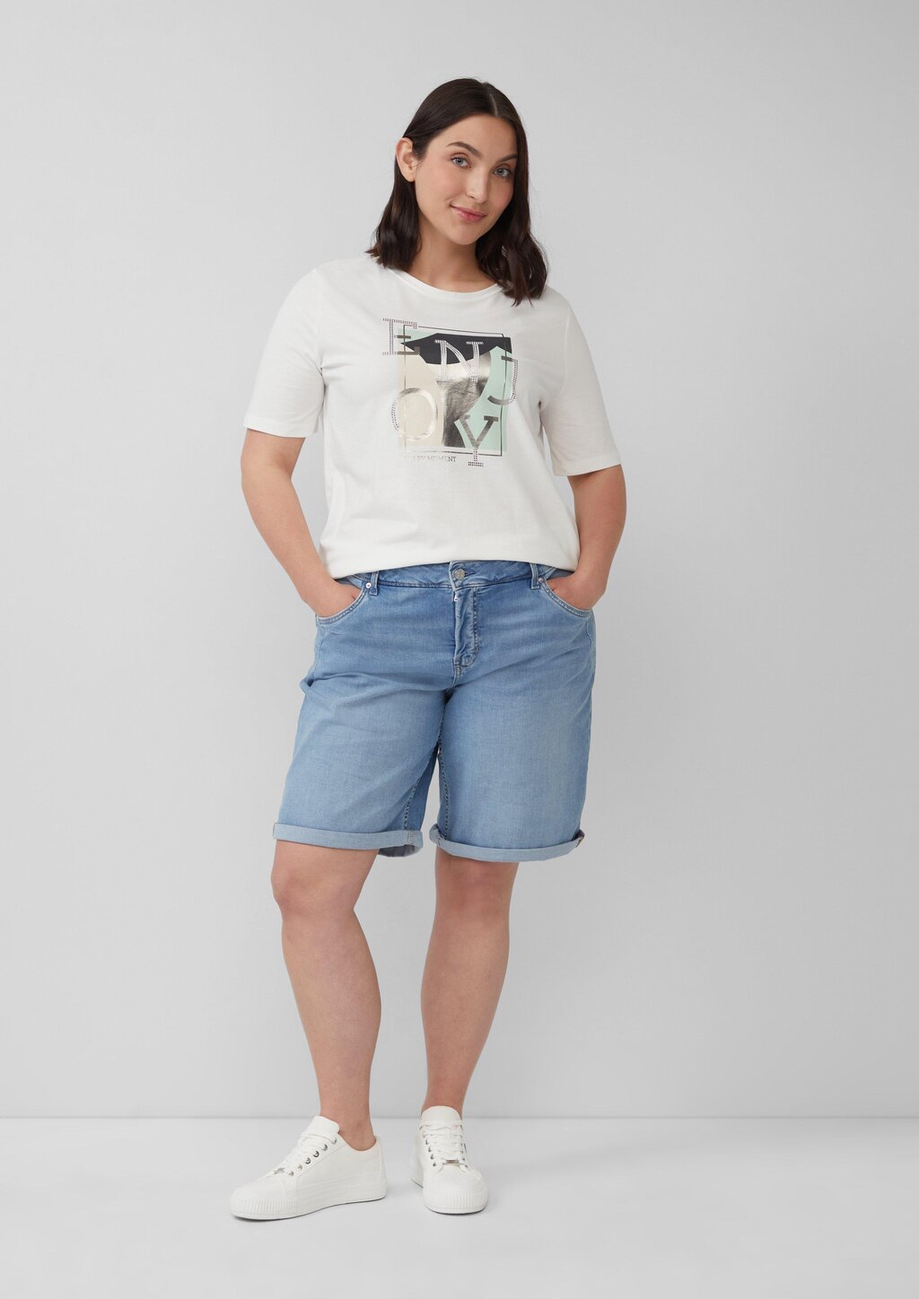 Elastisches T-Shirt mit Frontprint