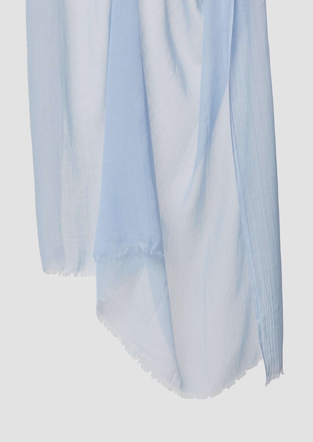 Leichter Schal aus Webware mit Fransen