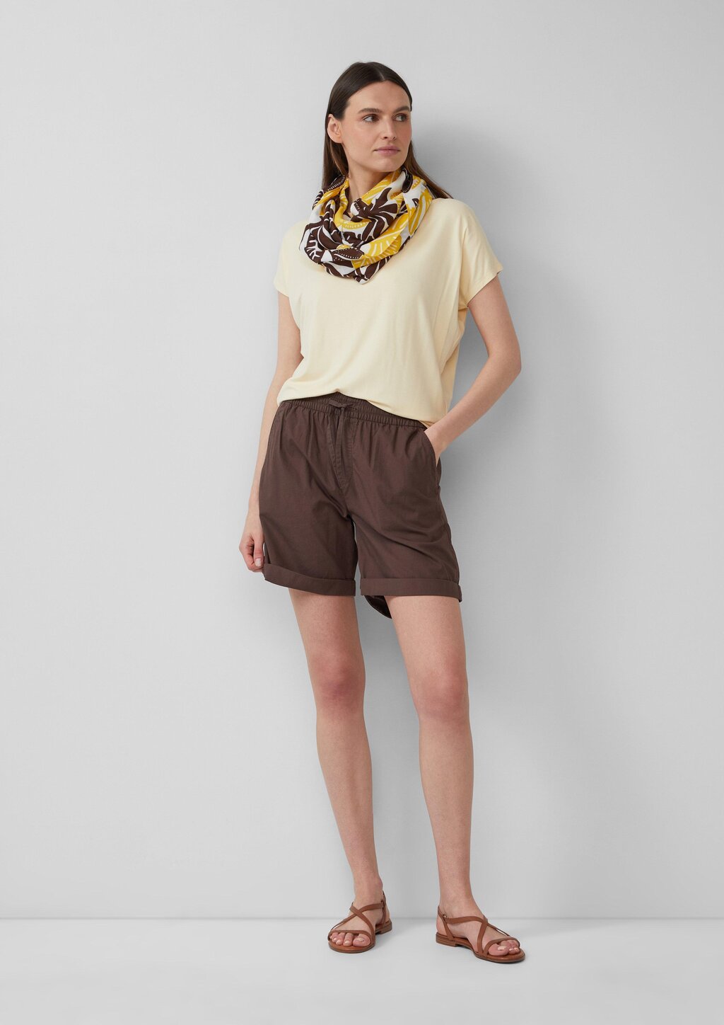 Loop-Schal aus Viskose mit floralem Muster