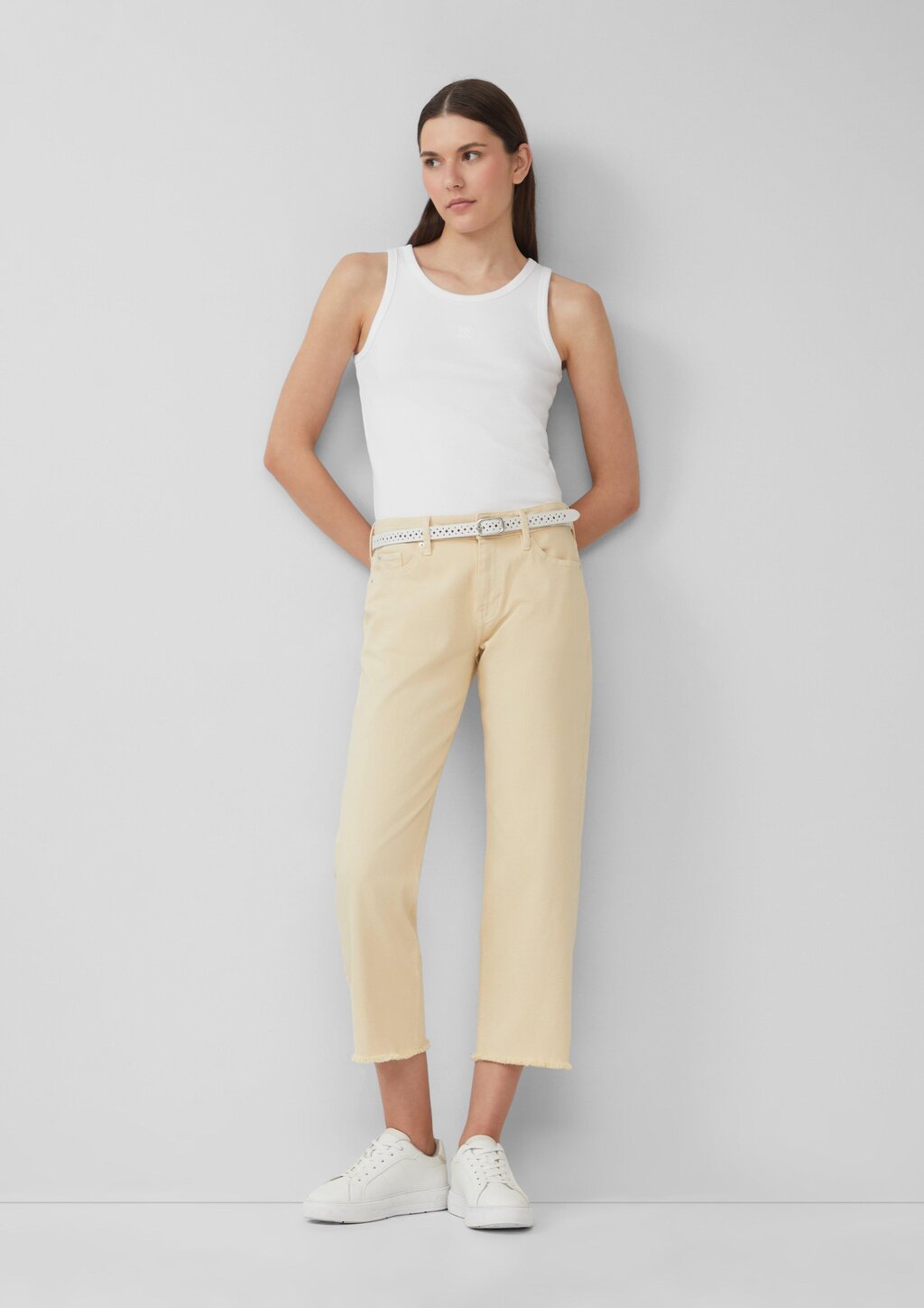 Gemusterter Ledergürtel mit Dornschließe