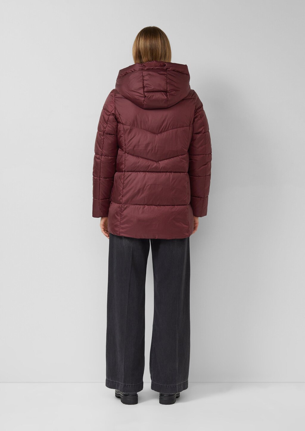 Steppjacke mit Stehkragen und Kapuze