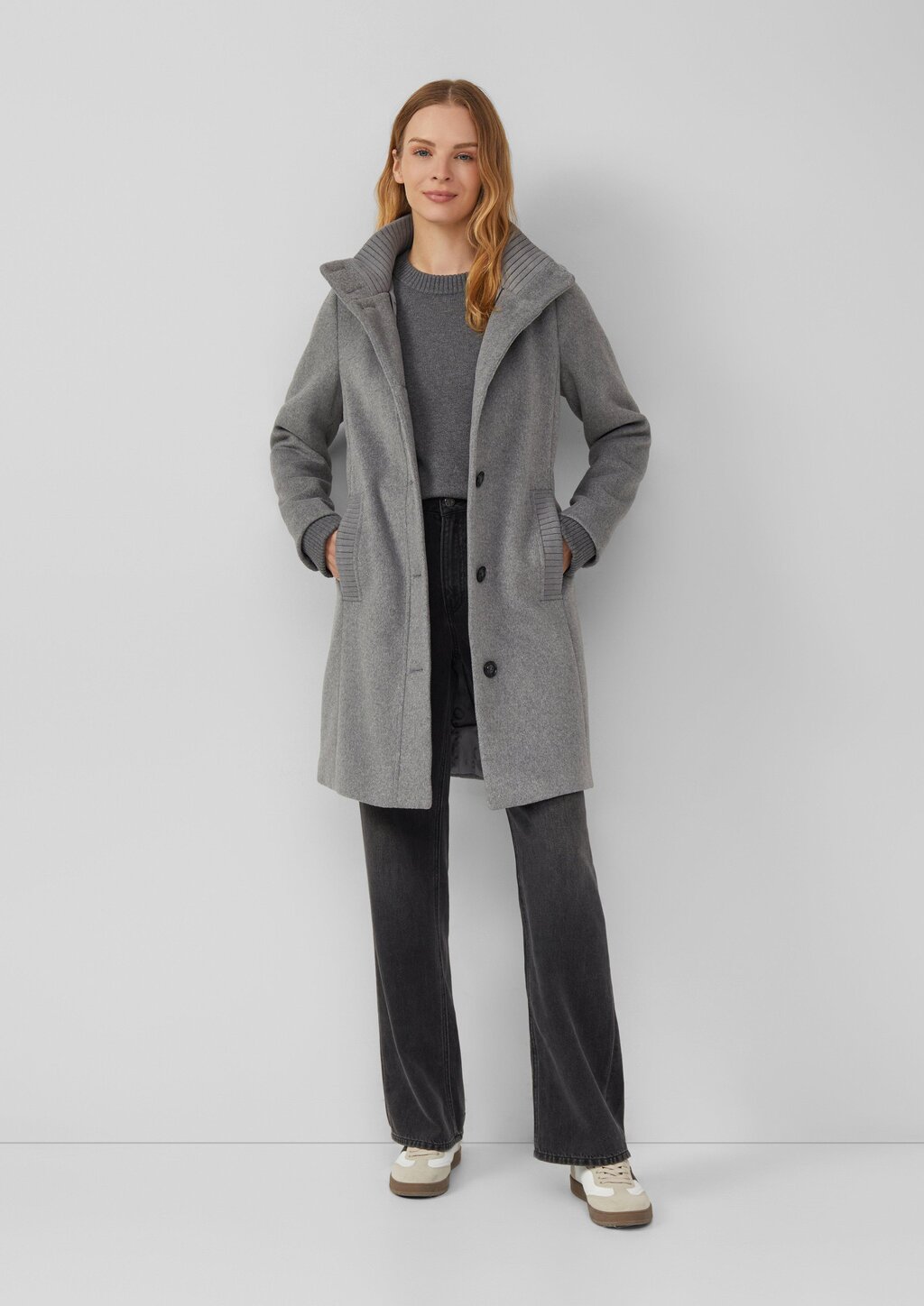 Kurzer Mantel aus Wollmix mit Knopfleiste