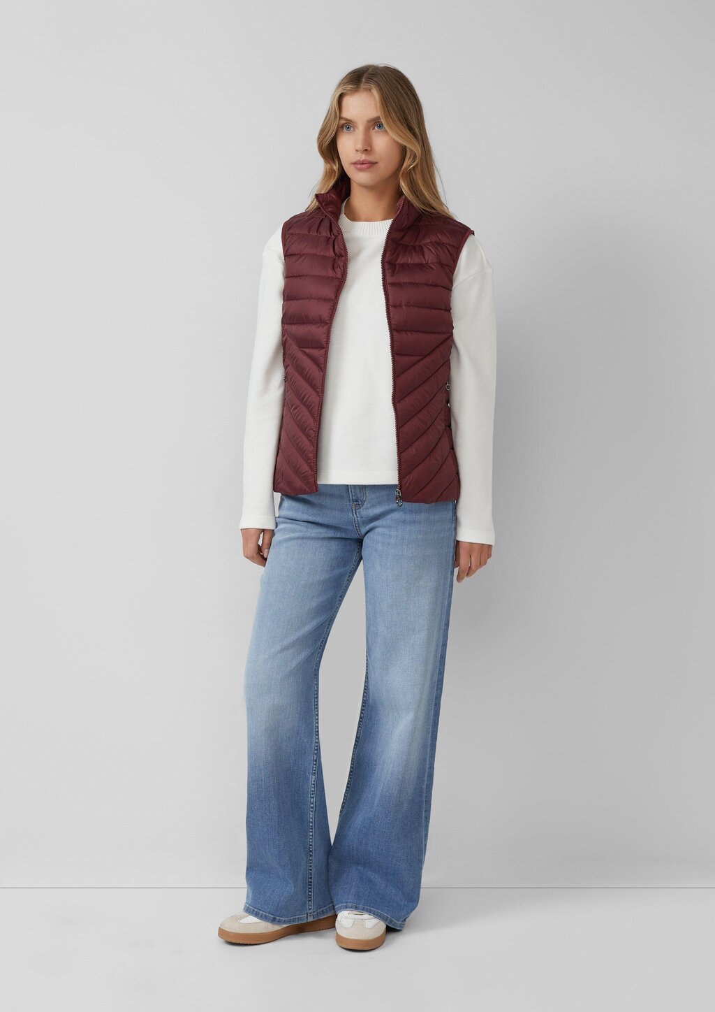 Packbare leichte Steppweste mit Stehkragen