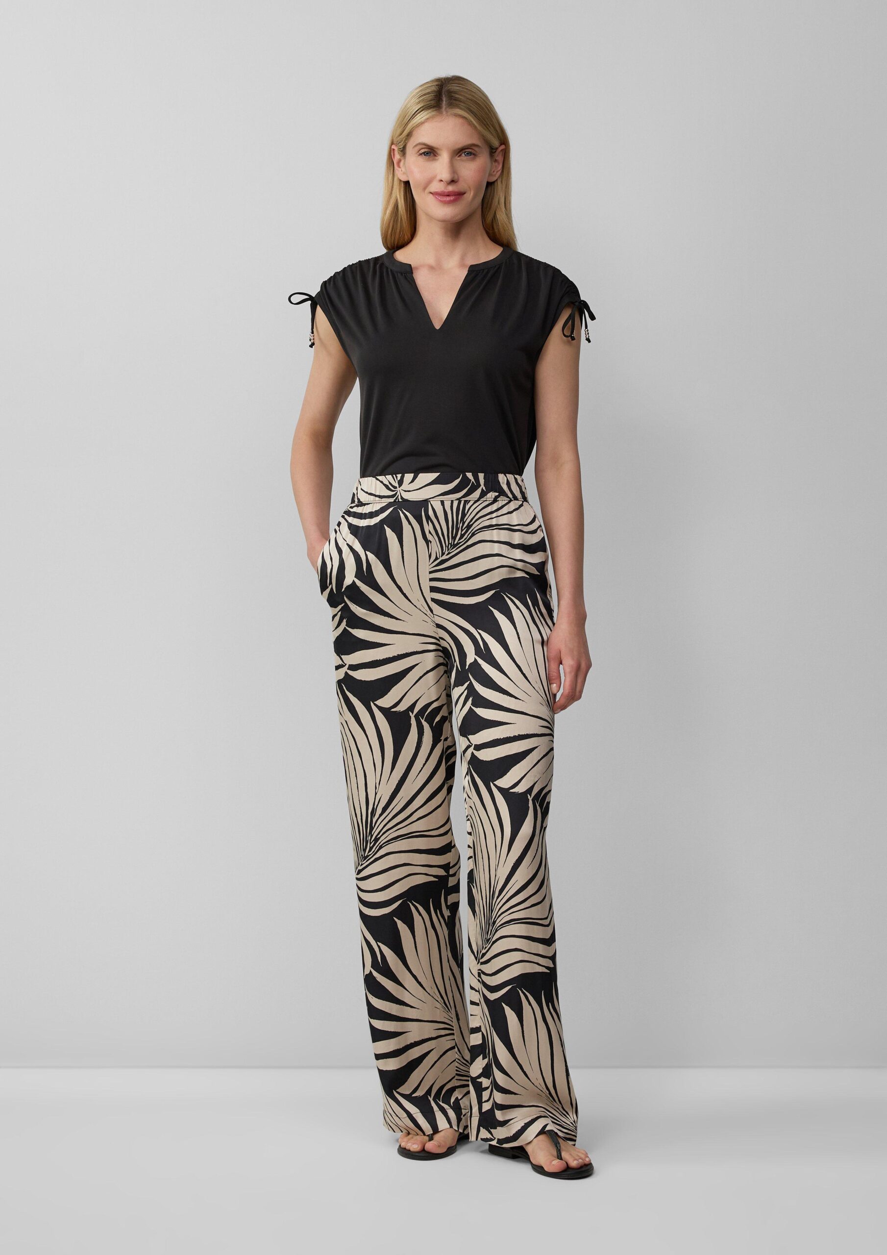 Fließende Wide-Leg-Hose aus Satin