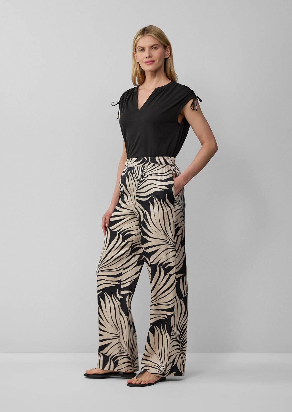 Fließende Wide-Leg-Hose aus Satin