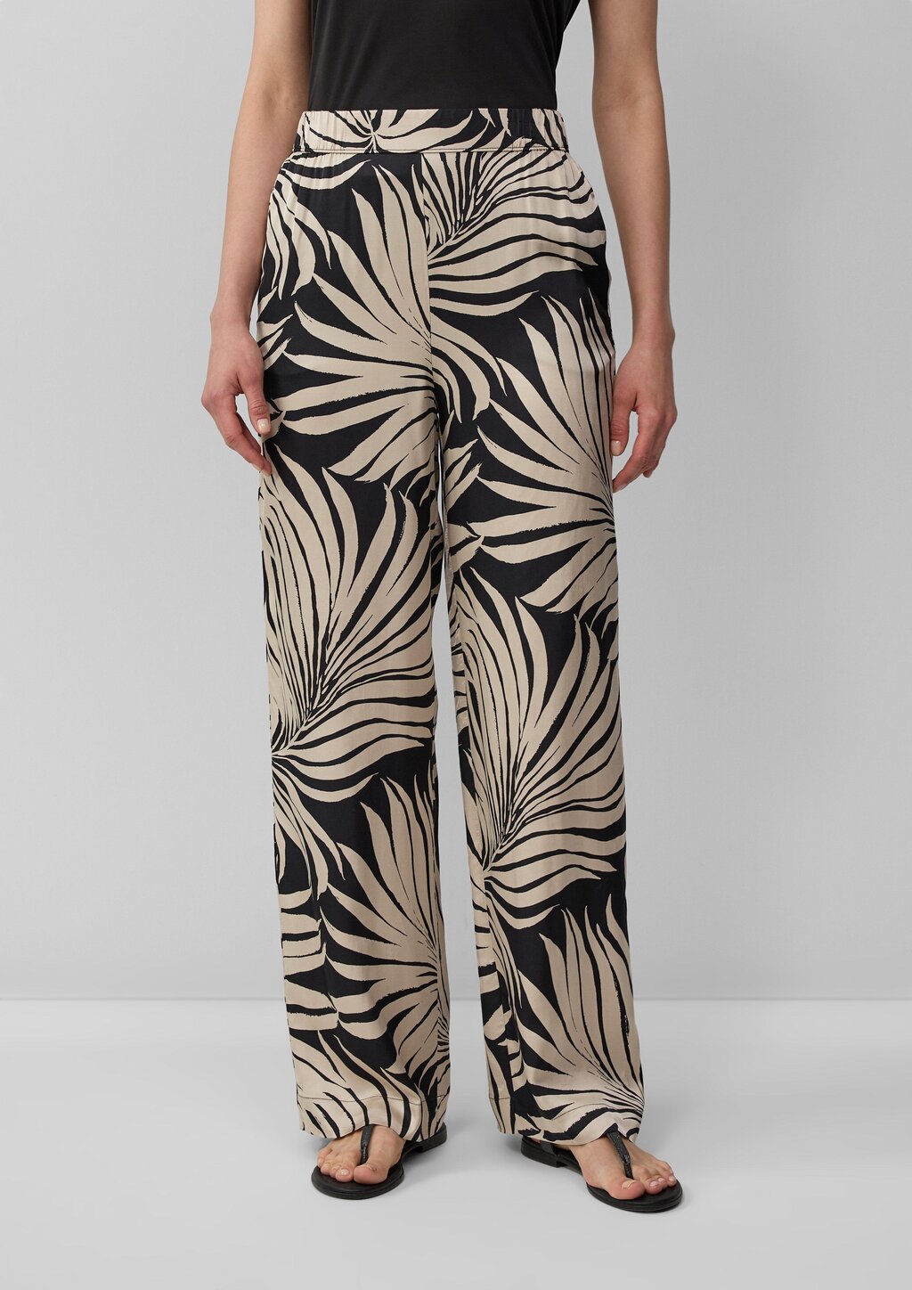 Fließende Wide-Leg-Hose aus Satin