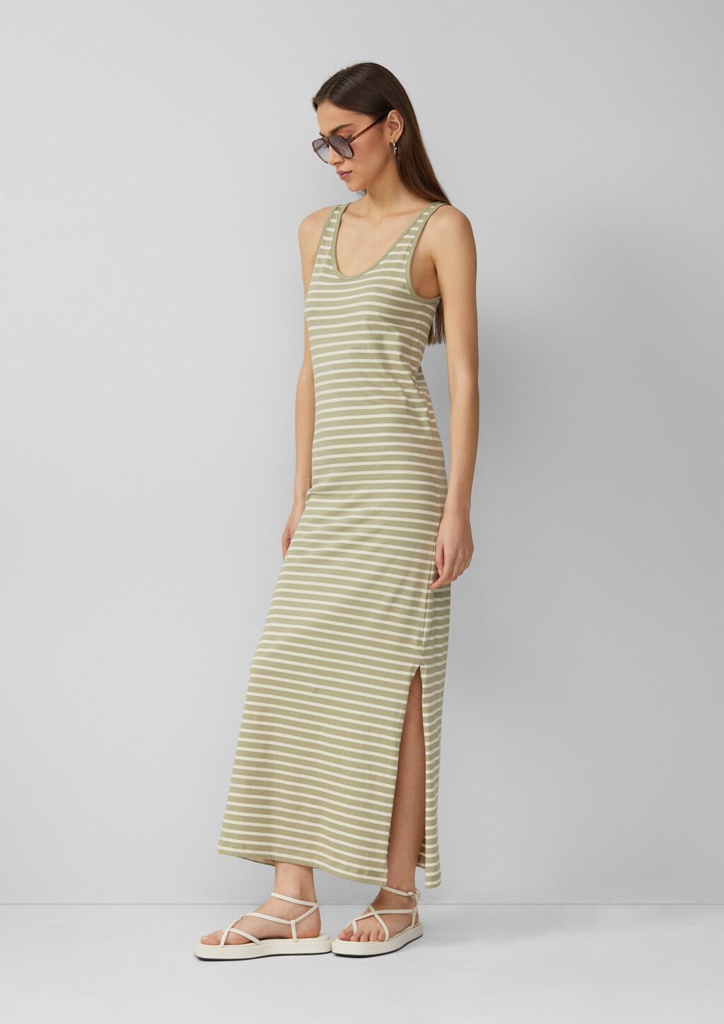 Langes Jerseykleid mit Streifen