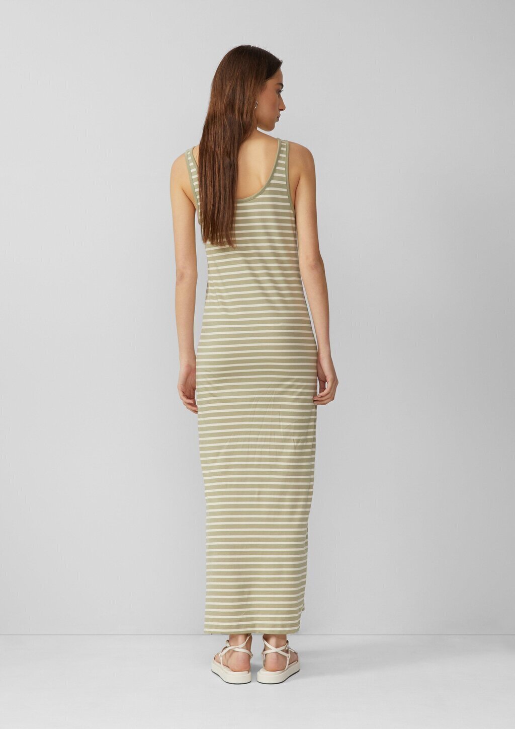 Langes Jerseykleid mit Streifen