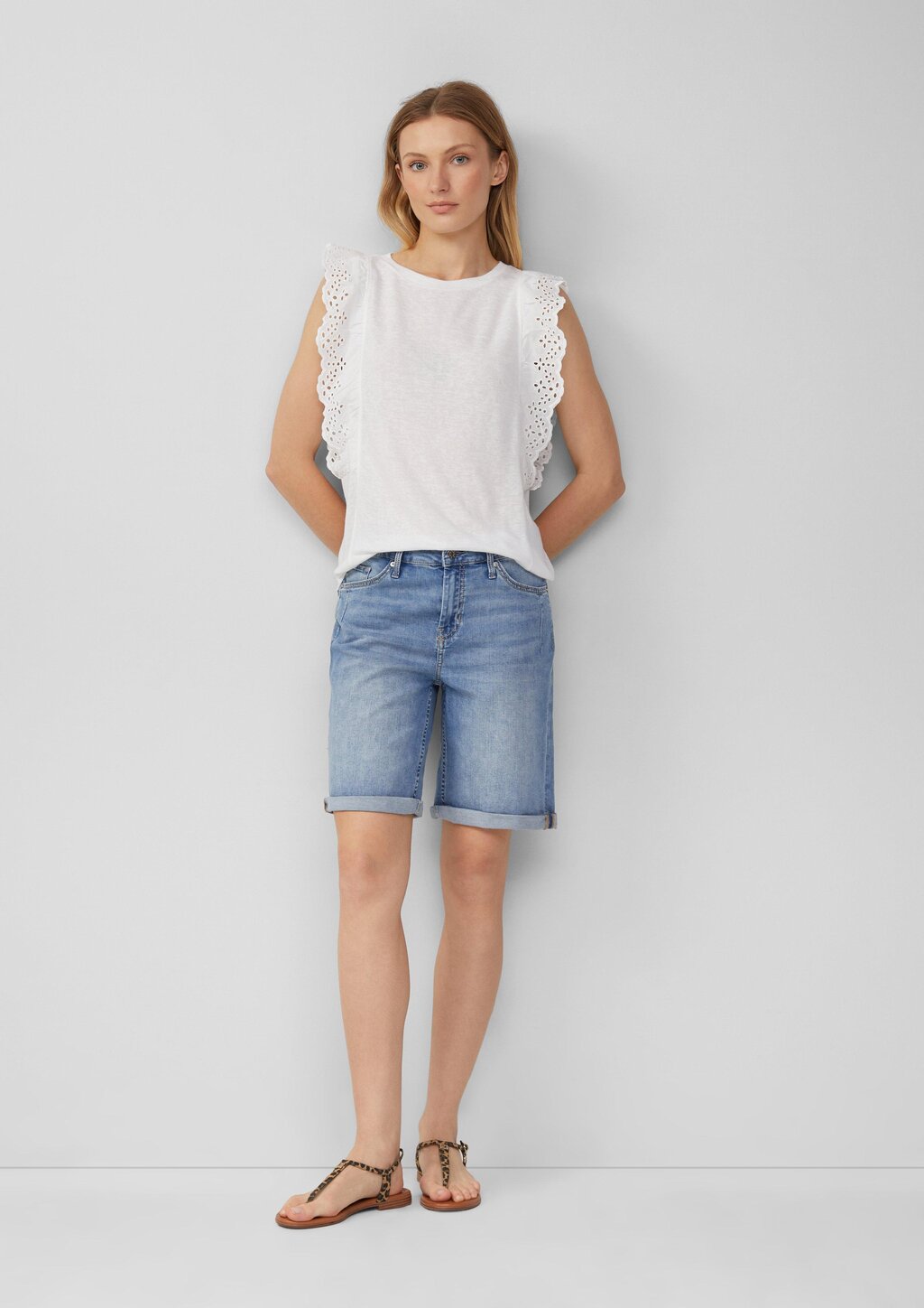 Jersey-Top aus Flammgarn mit Lochstickerei