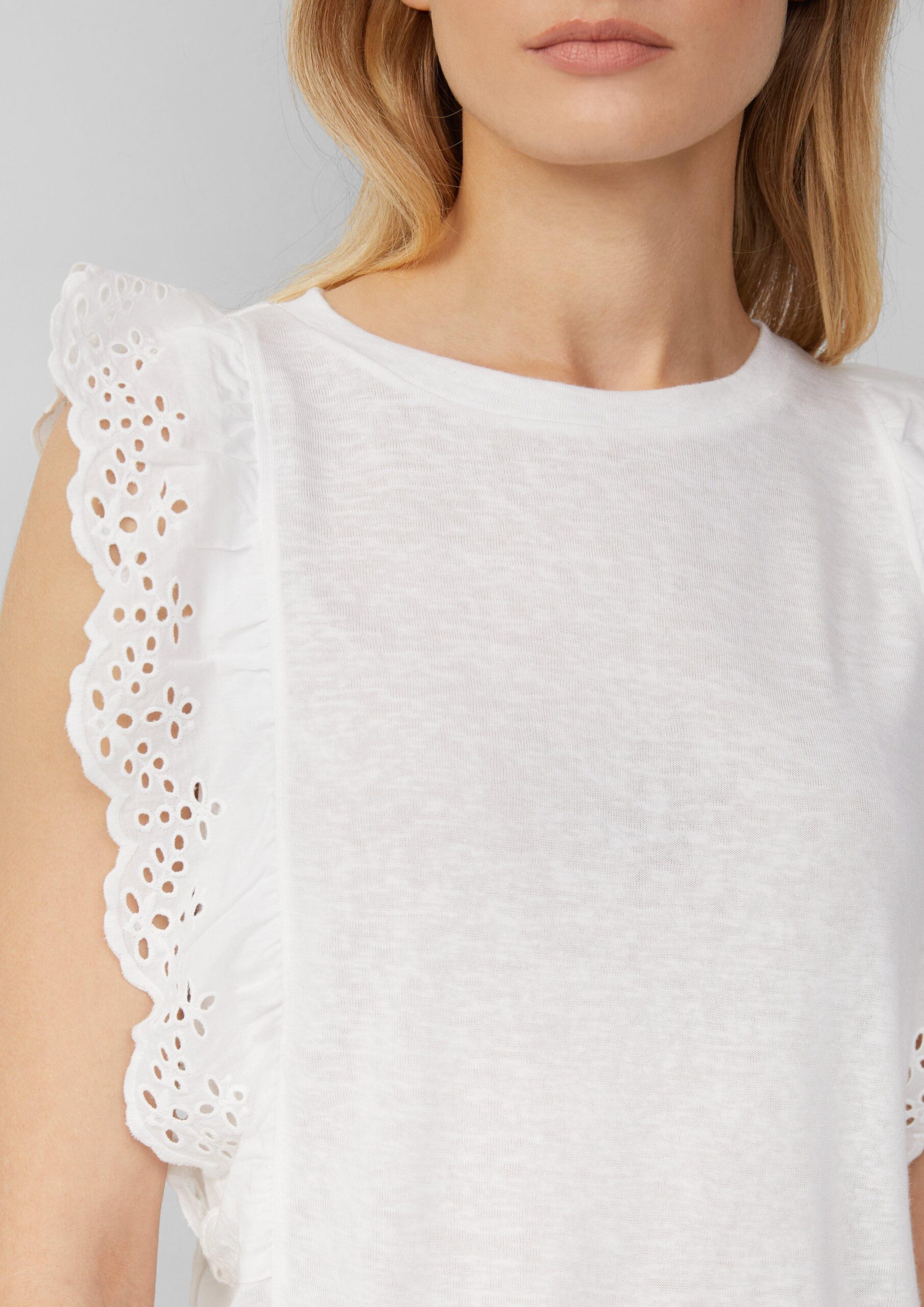 Jersey-Top aus Flammgarn mit Lochstickerei