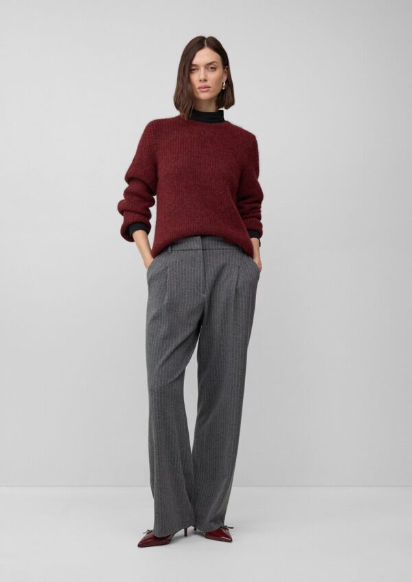 Kuscheliger Pullover mit Ärmeln im Kimono-Stil