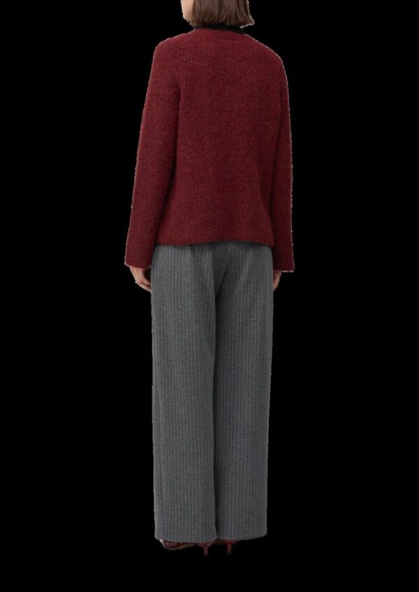 Kuscheliger Pullover mit Ärmeln im Kimono-Stil