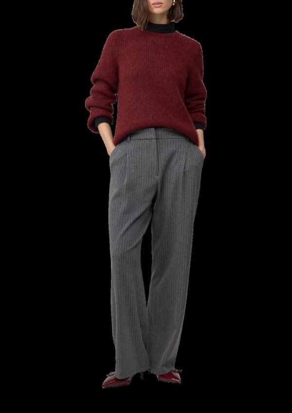 Kuscheliger Pullover mit Ärmeln im Kimono-Stil