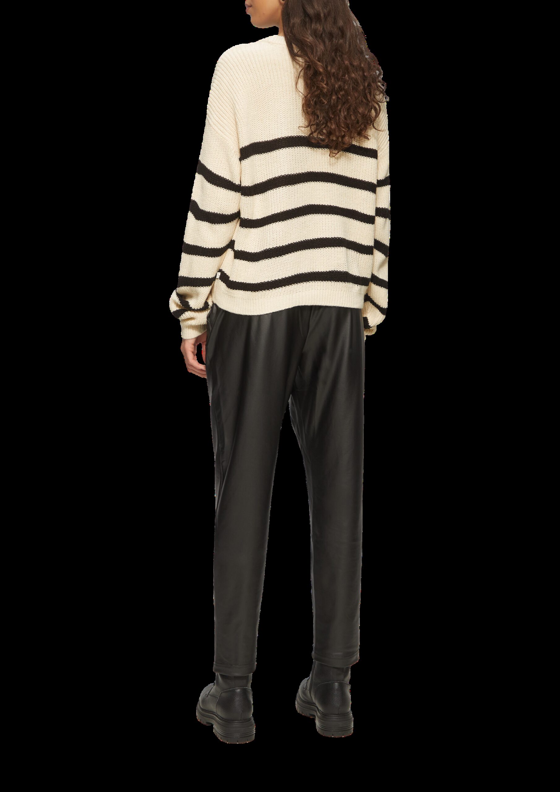 Verkürzter Pullover mit Raglanärmeln