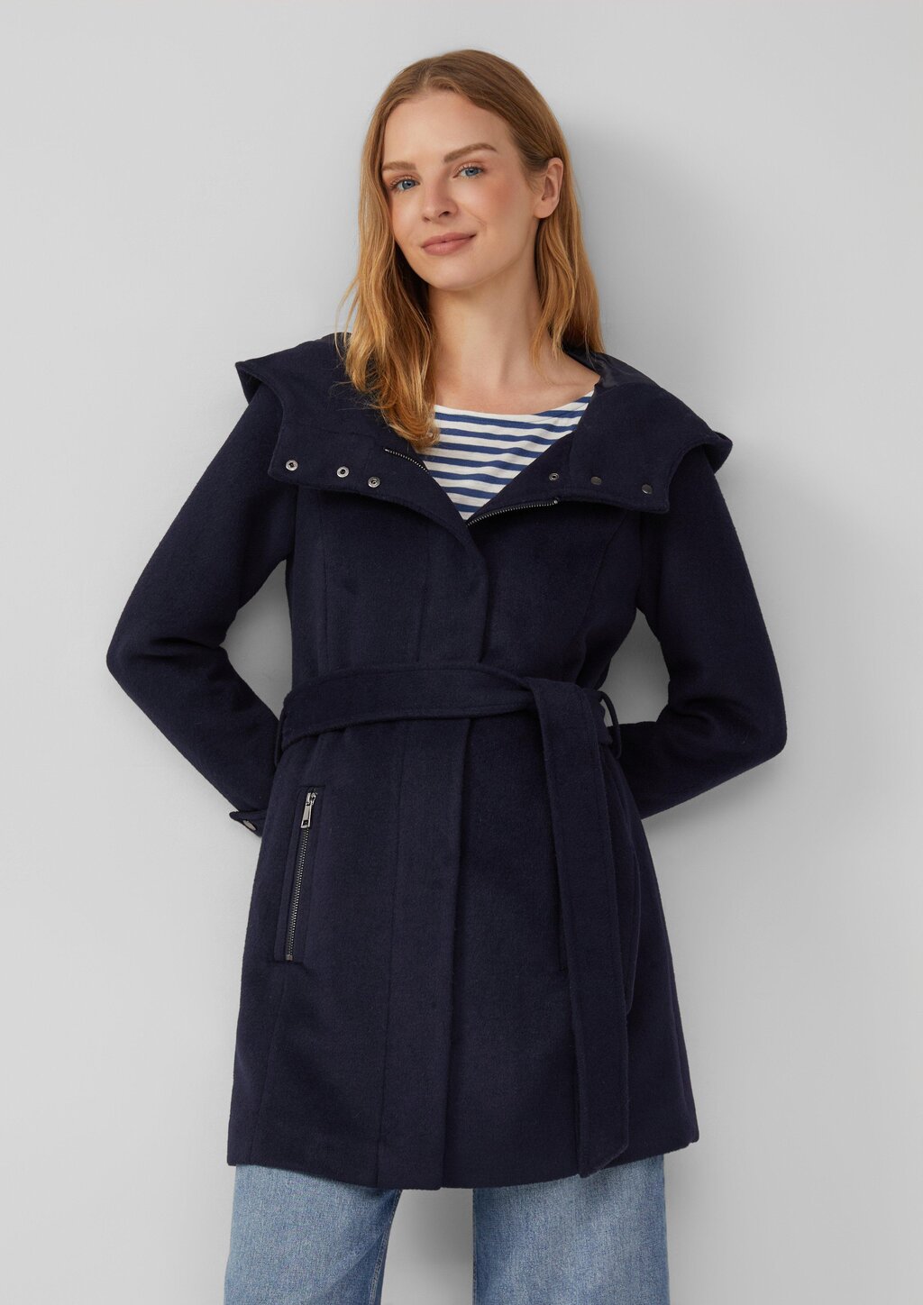 Wollmix-Mantel im Slim Fit mit Gürtel