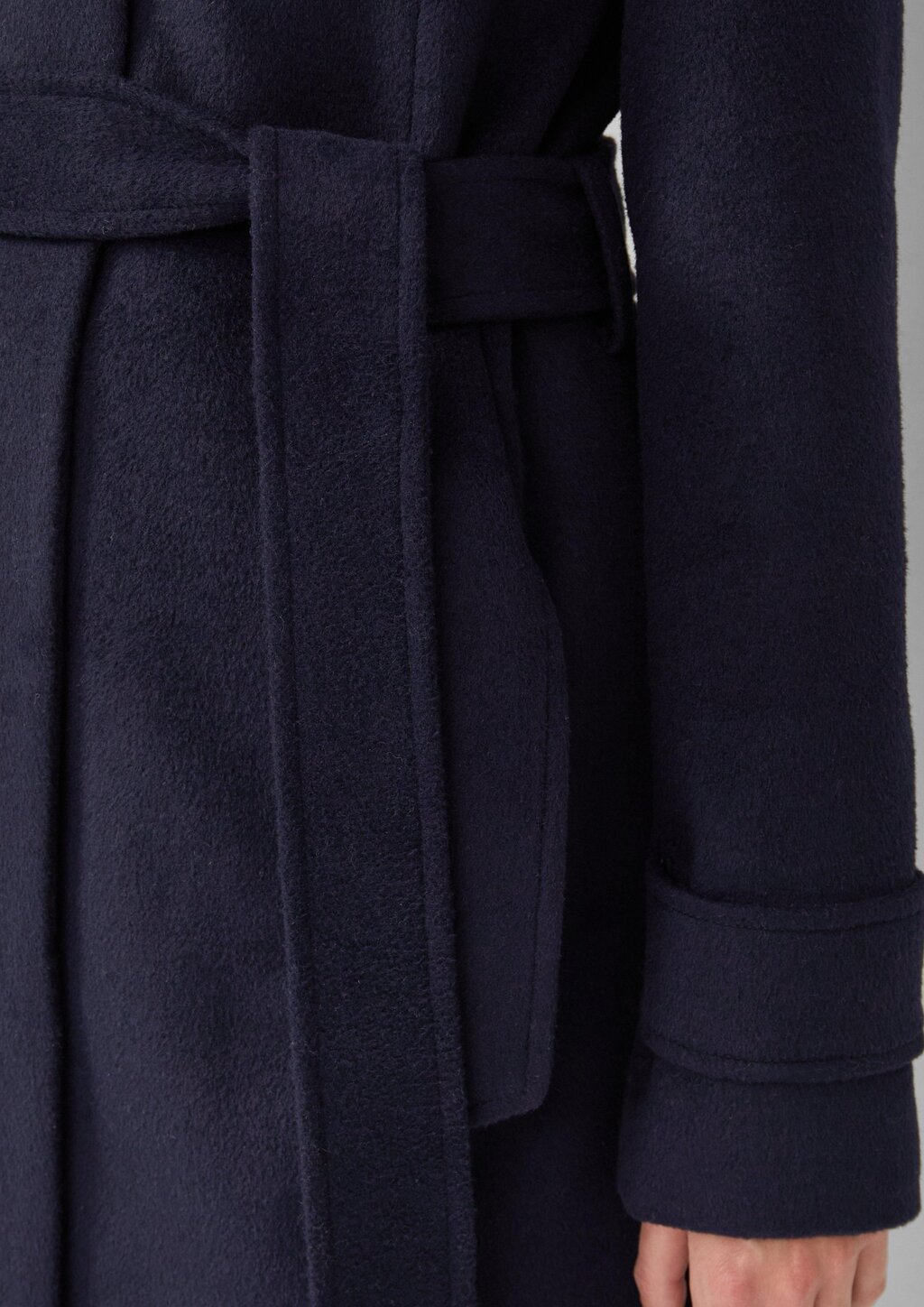 Wollmix-Mantel im Slim Fit mit Gürtel