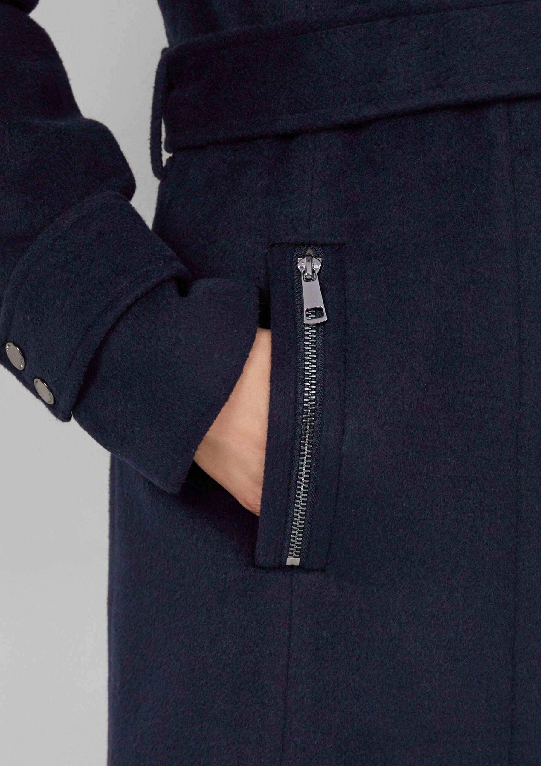 Wollmix-Mantel im Slim Fit mit Gürtel