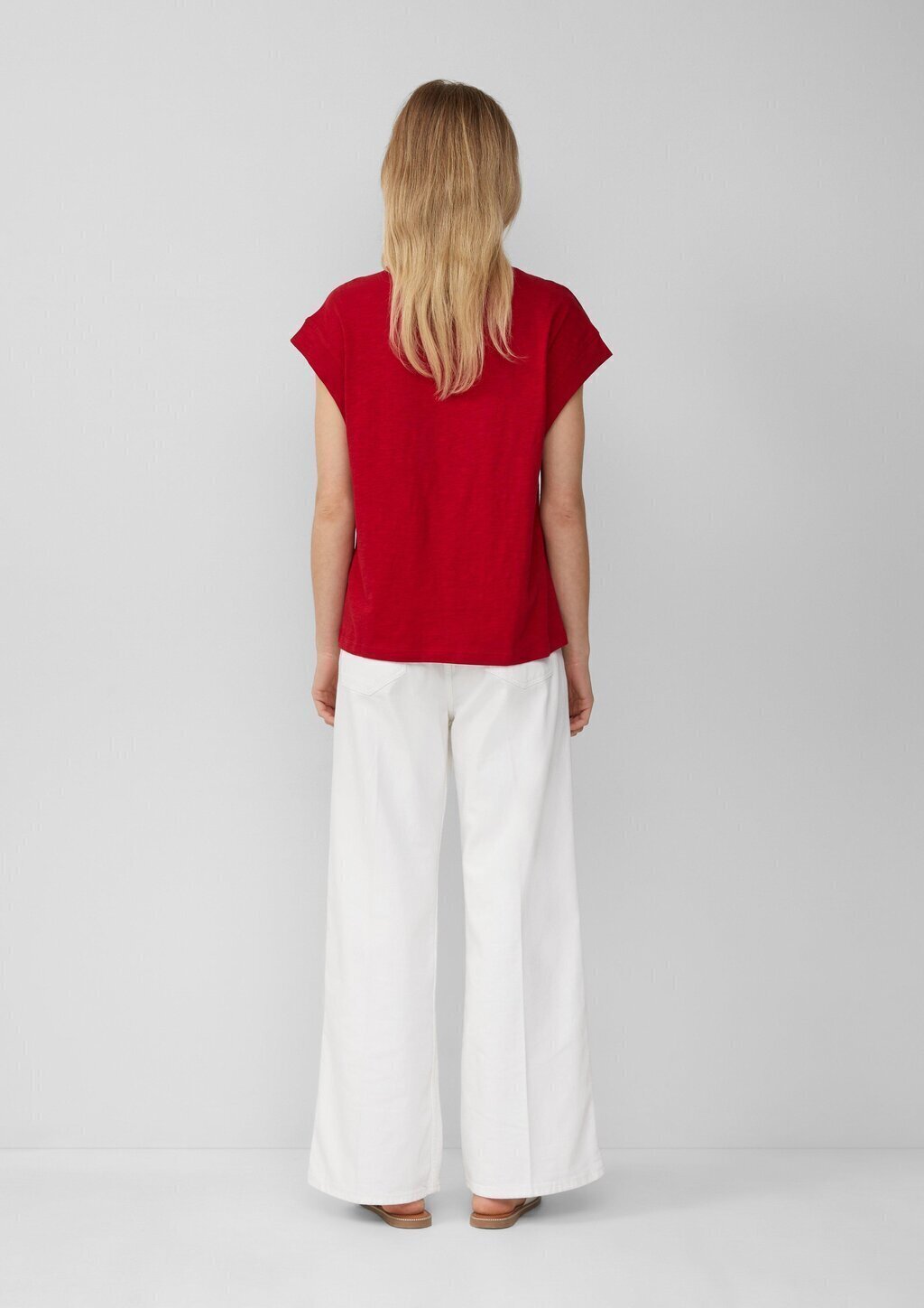 T-Shirt im Relaxed Fit mit kleinem Artwork