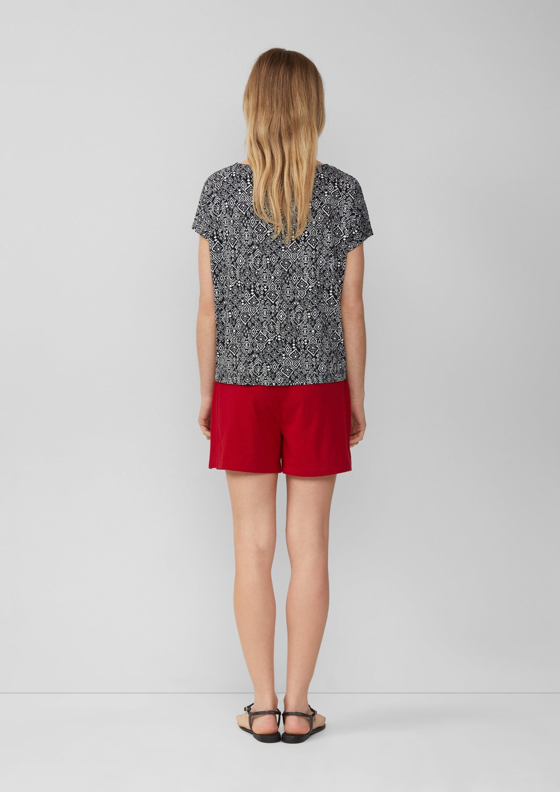 Fließendes T-Shirt aus Viskosemix mit All-over-Muster